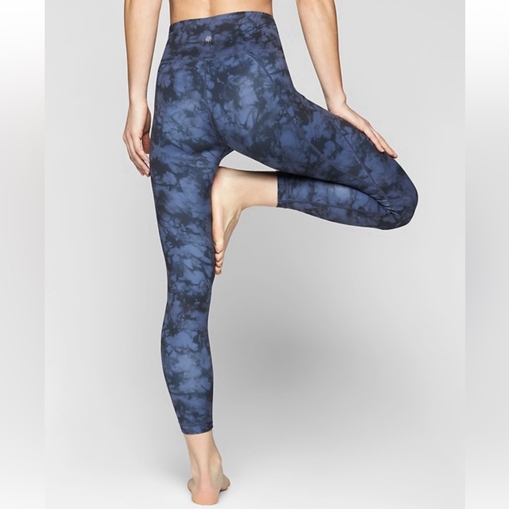 Athleta Tie-Dye Blue Legging 25” - XS